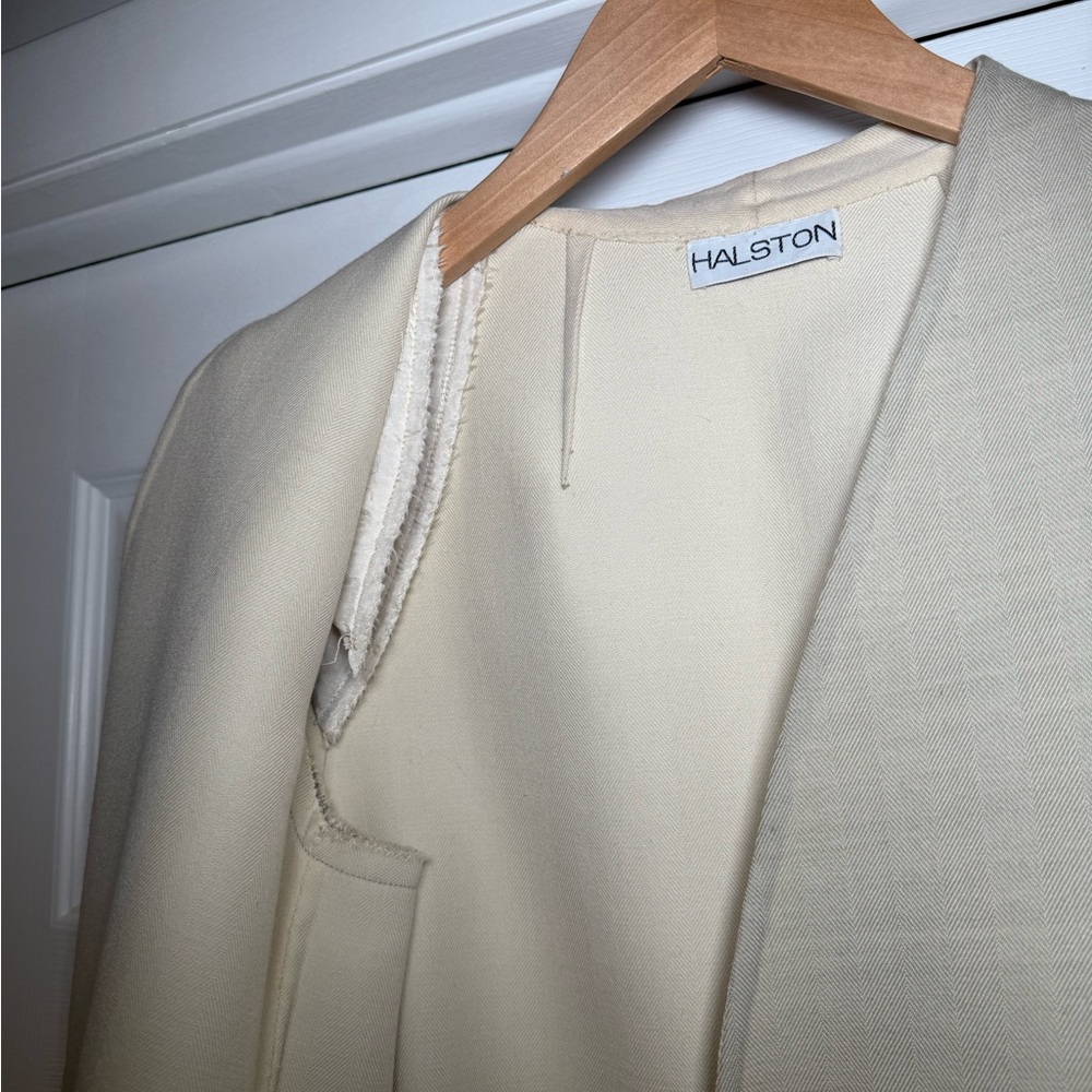 Vintage Halston Women's Tan Cape Coat - Picture 9 of 10